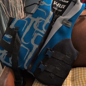 Stearns V-Flex Blue and Black Life Vest